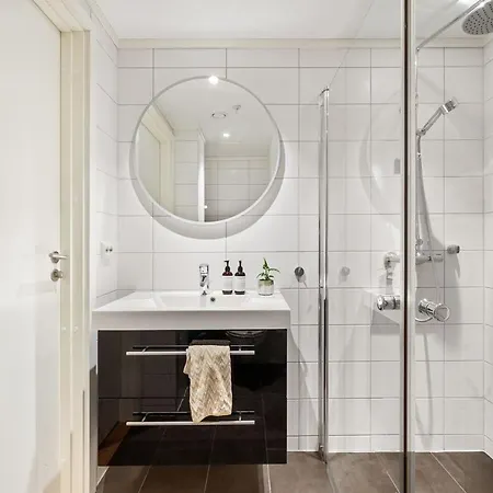 Modern & 2 Bedroom With Parking