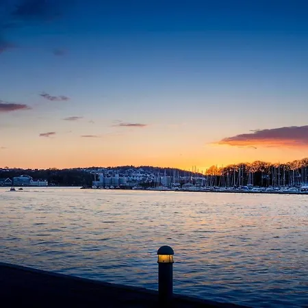 Modern & 2 Bedroom With Parking Appartement *