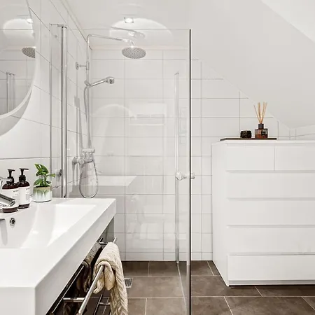 Leilighet Modern & 2 Bedroom With Parking *